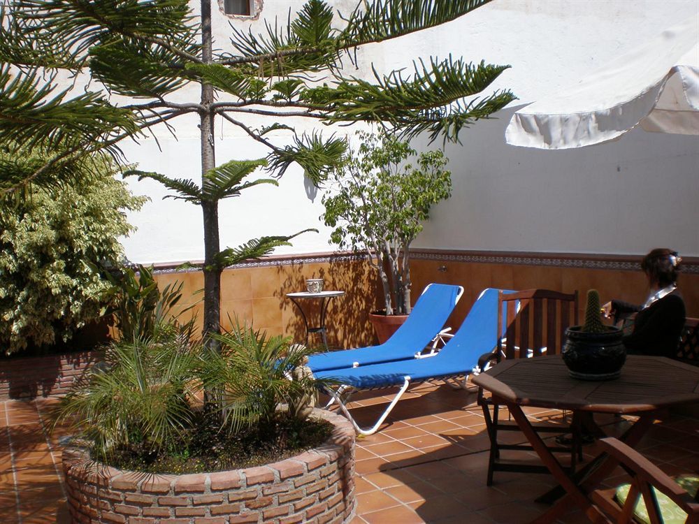 Abril Nerja Hotel Exterior photo