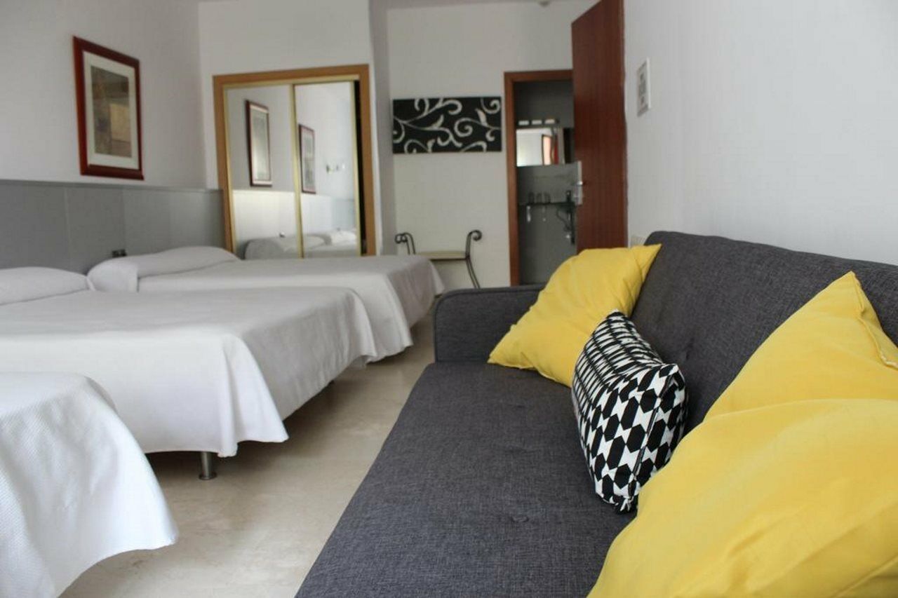 Abril Nerja Hotel Exterior photo